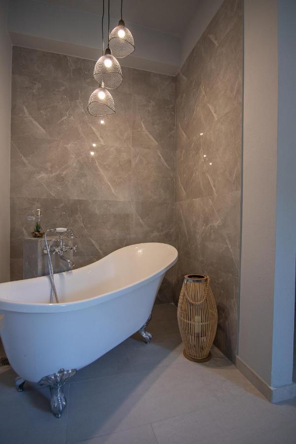 Georgianna'S Suite With Private Pool , 'Greysuite' Kómboi Eksteriør billede